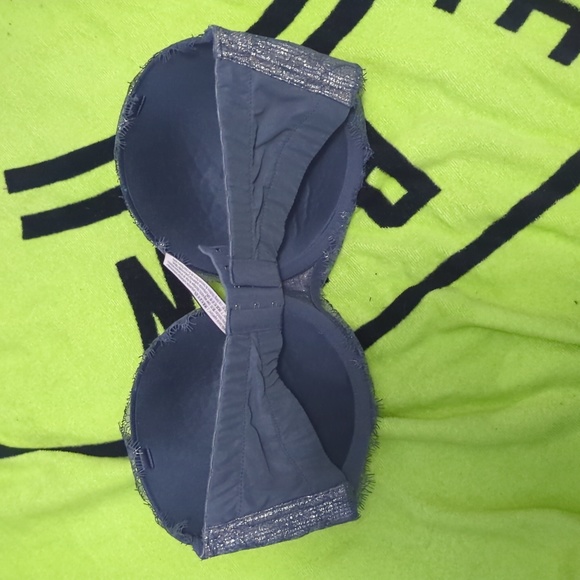 Victoria’s Secret 34DDD dream angles BY VICTORIA STRAPLESS BRA SOFT - Picture 2 of 2